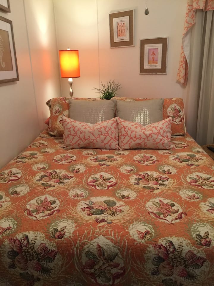 Queen comfort bed with luxury sheets