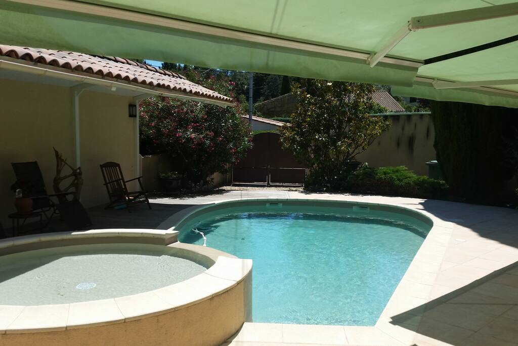 vue de la piscine