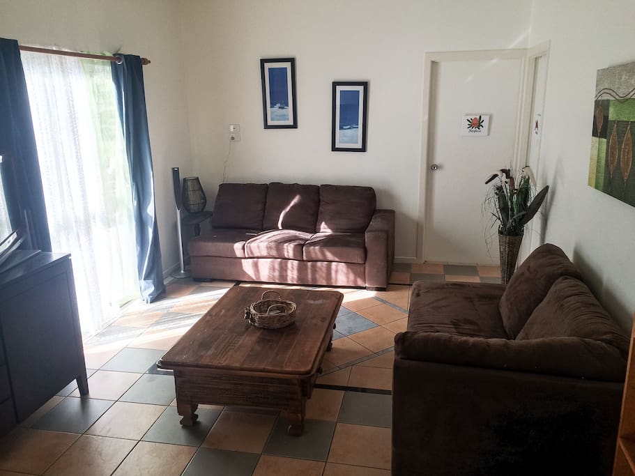 Comfy lounges, Books, games, PS3, DVD player