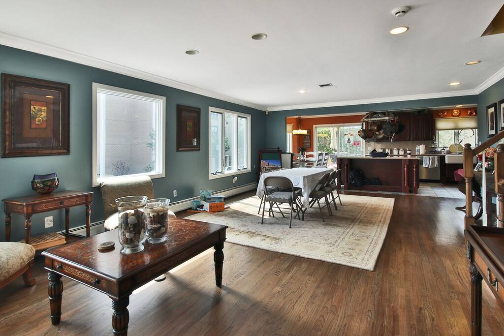 Modern Furniture and Dining To Manhattan Views