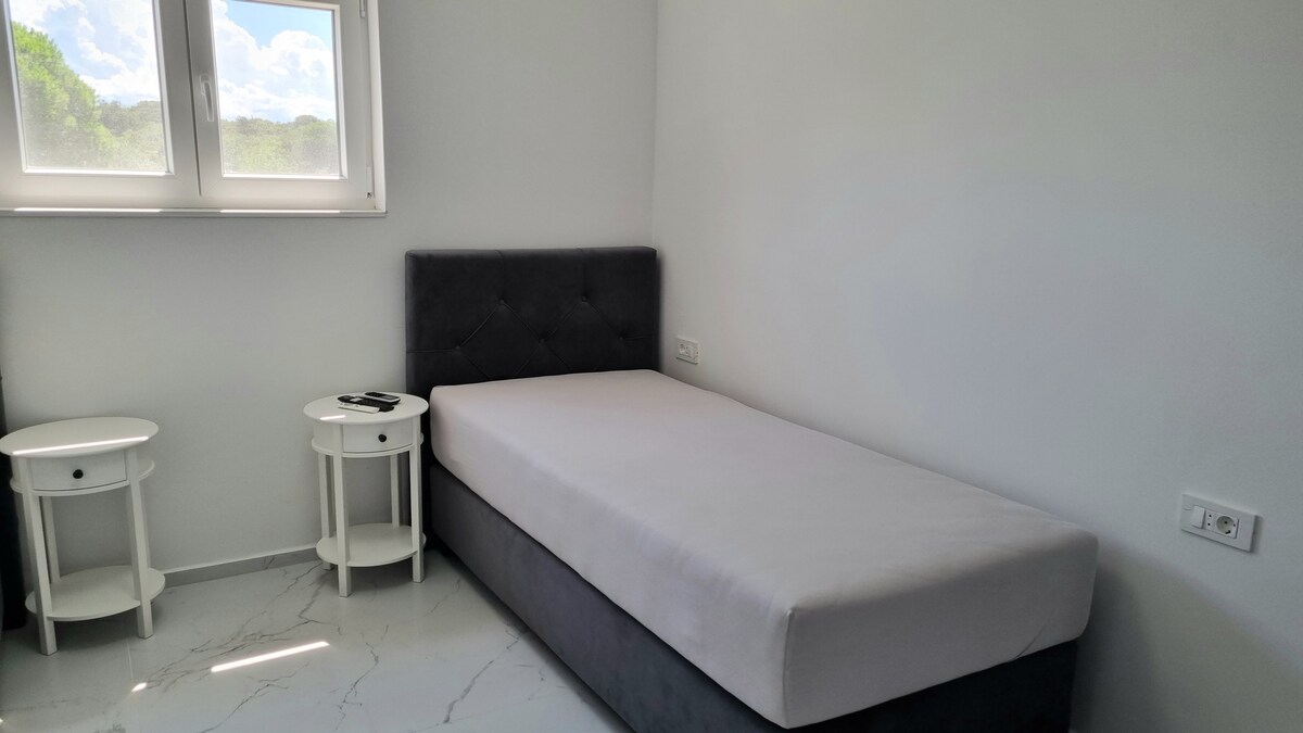 Bedroom 2x bed 90×200 + air conditioning
