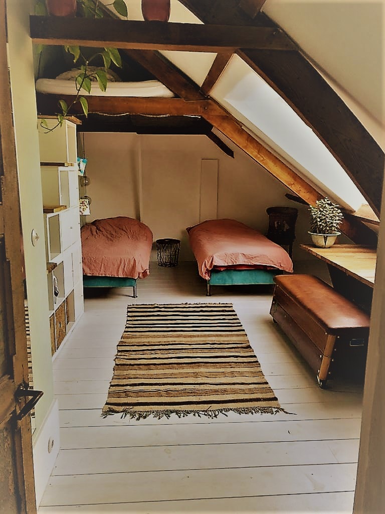 ห้องนอน 3 พร้อมเตียงเดี่ยว