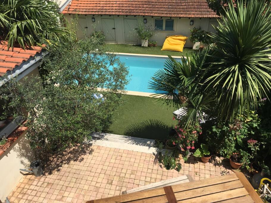 Vue Terrasse, Jardin et piscine depuis 1er étage