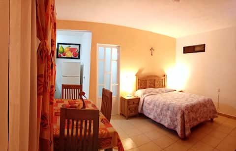 🏠COZY SUITE C/PARKING, KITCHEN & BATHROOM