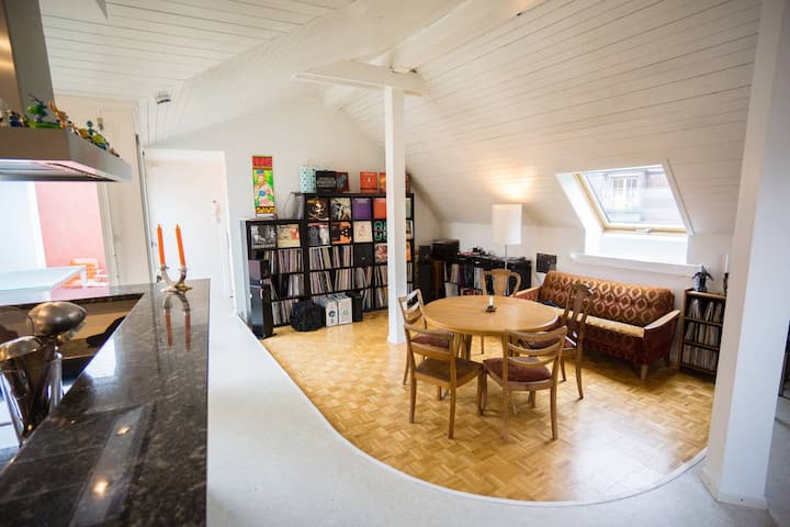 spacious rooftop room, near station