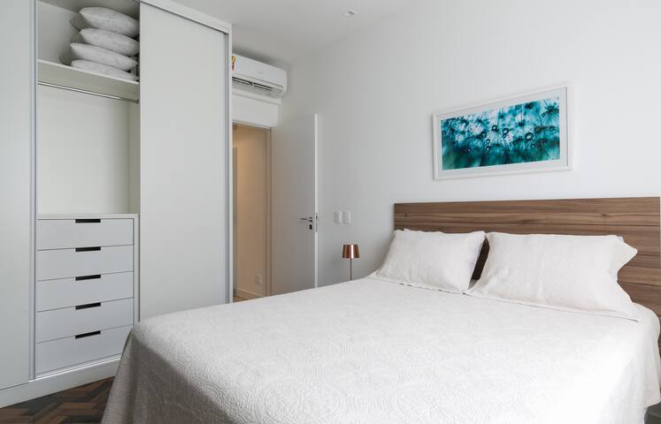 Newly Renovated Living & Bedroom in Copa´s Heart gallery image 5