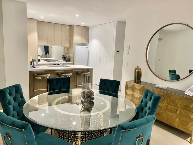 Deluxe 3 Bedroom Apartment in Southbank