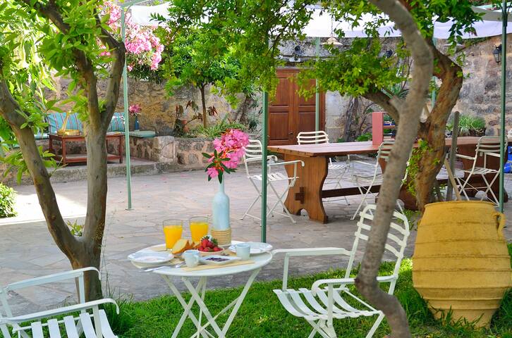 AriadiRodi-Groups&Families-Garden in Medieval Town gallery image 5