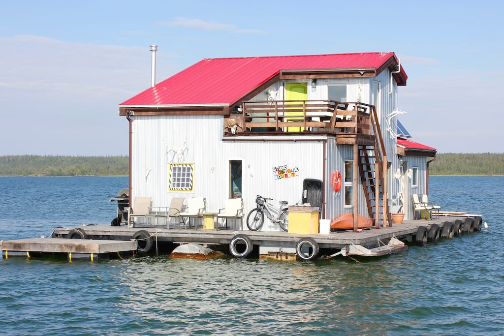Sit in the sun on the west side of houseboat in the summer; it gets super hot!