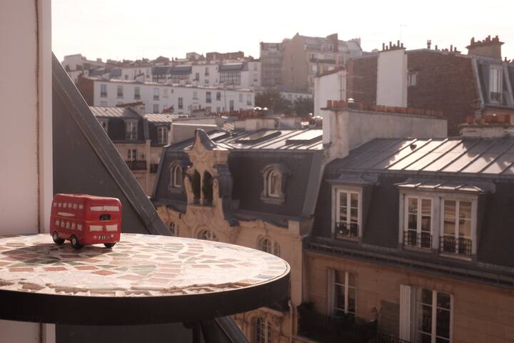 Cosy, light and an amazing view!