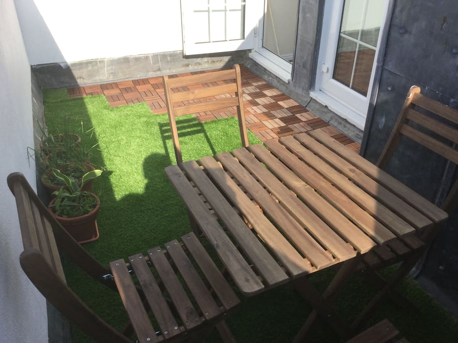 Private enclosed roof terrace balcony