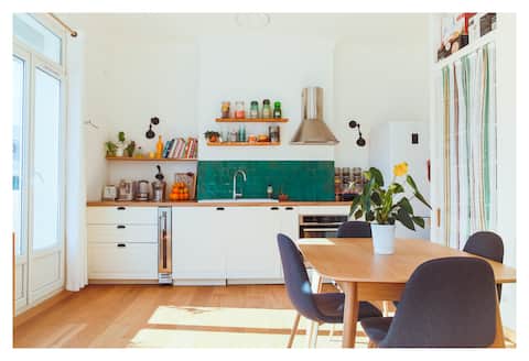 Propriété Airbnb réussie: Cozy, bright, quiet. A 5-minute walk to the beaches. à Marseille 7e Arrondissement