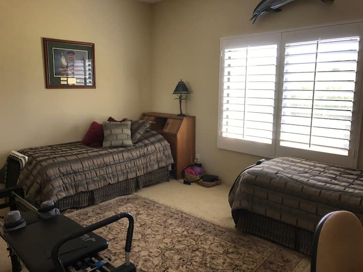 საძინებელი 1