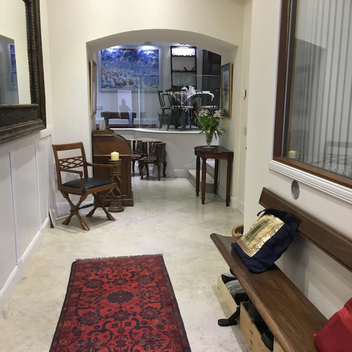 Cupar Haven. Courtyard bedroom 1 Houses for Rent in Fife, Scotland