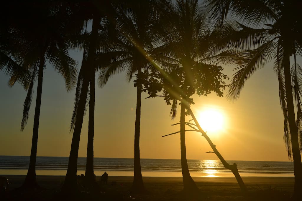 Playas cercanas. a 1 hora de distancia puedes disfrutar de bellas playas aquí en Guanacaste..