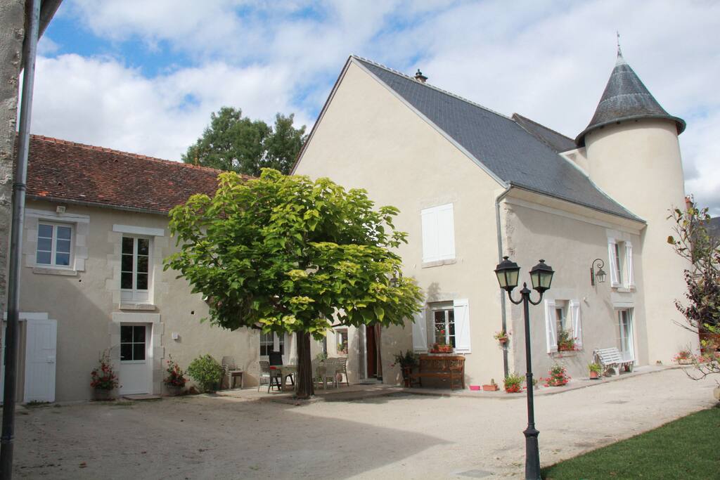 Accès Privatif Chambres d'Hôtes et Logis Principal