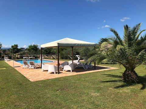 Casa San Pietro, restored farmhouse with pool