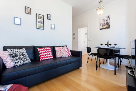 Airbnb em destaque: Graça with a view over Lisbon - Tram 28 in front em São Vicente