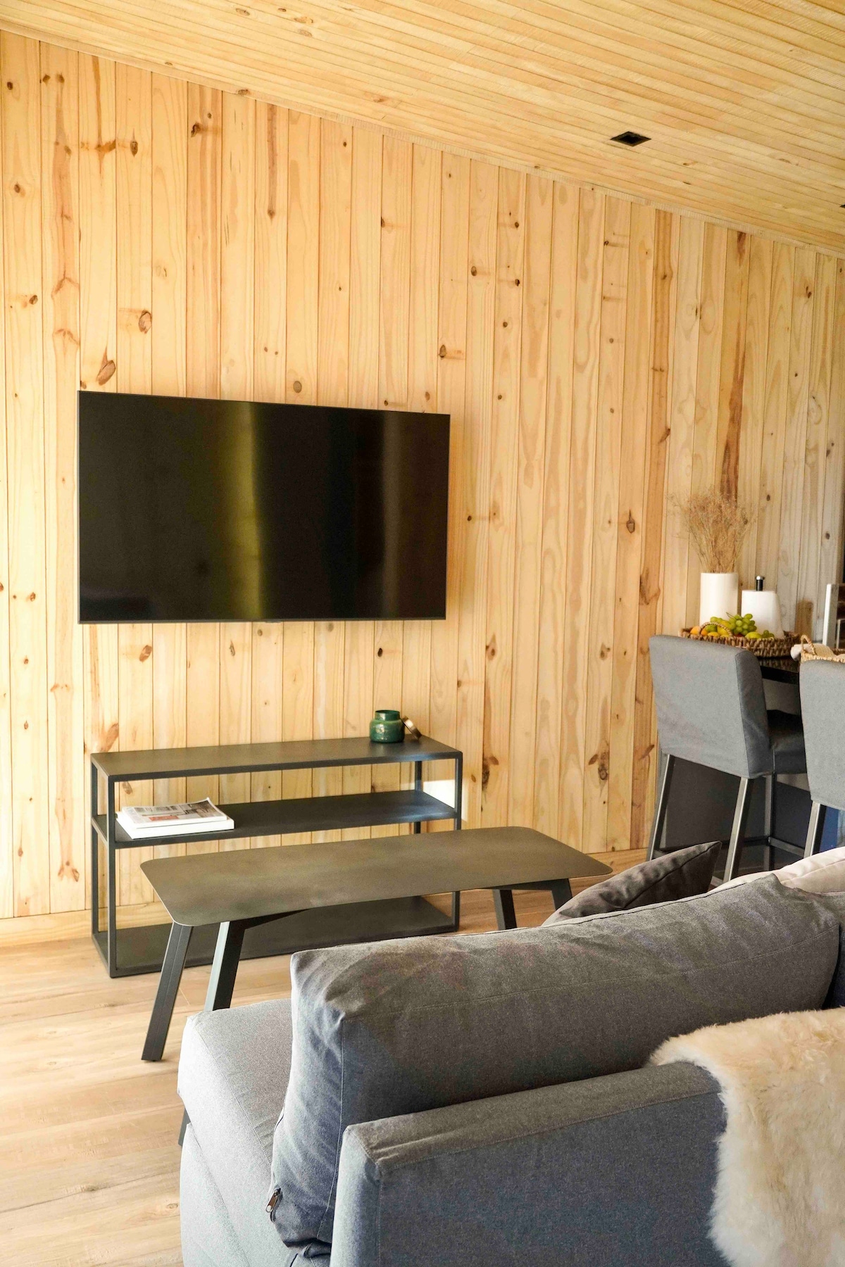 Anuncio de Airbnb popular: Close to Bodegas | Breakfast | Pool | Hiking en Departamento Las Heras