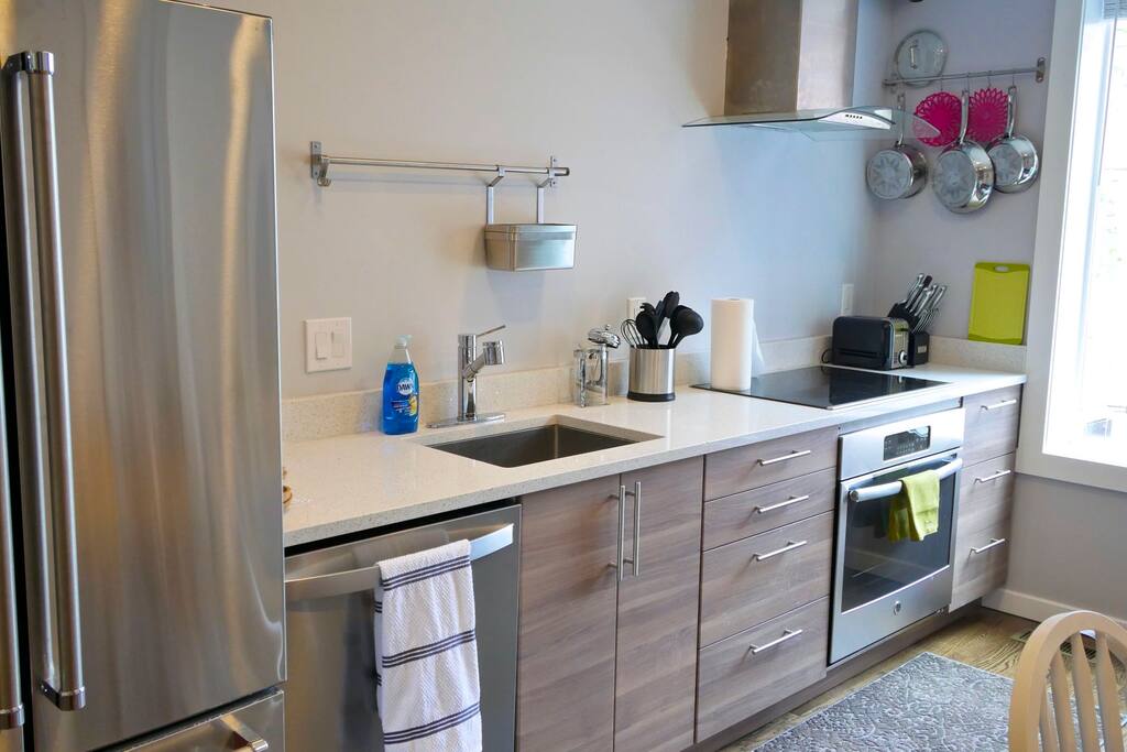 Kitchen with everything you need to take care of your food needs.