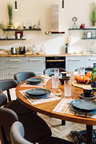 ELVIS Apt/13 guests/6 BR/Self Check-In/Old Riga gallery image 5