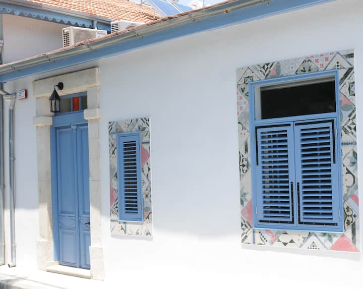 Lovely home in the Old Town, close to the sea.