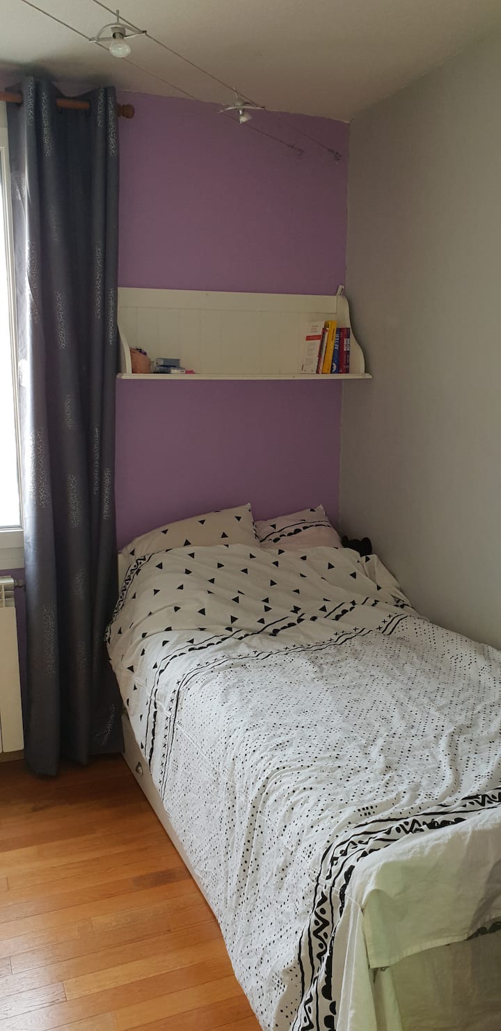 Spálňa 2 (1 posteľ + 1 zásuvka)