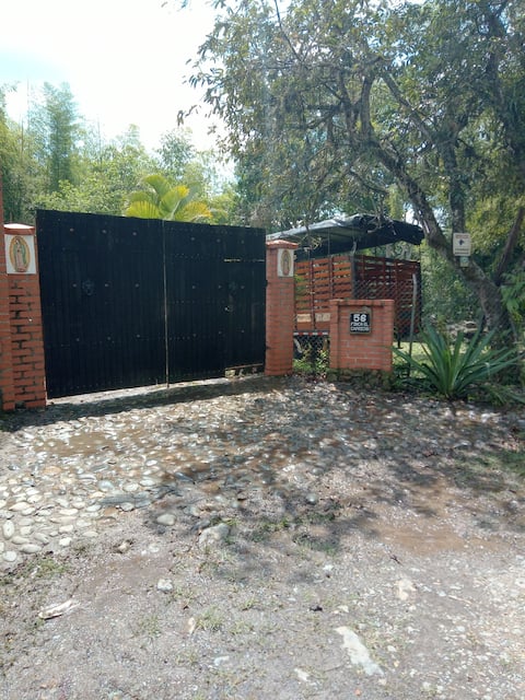 Finca el capricho vereda Portugal de piedra