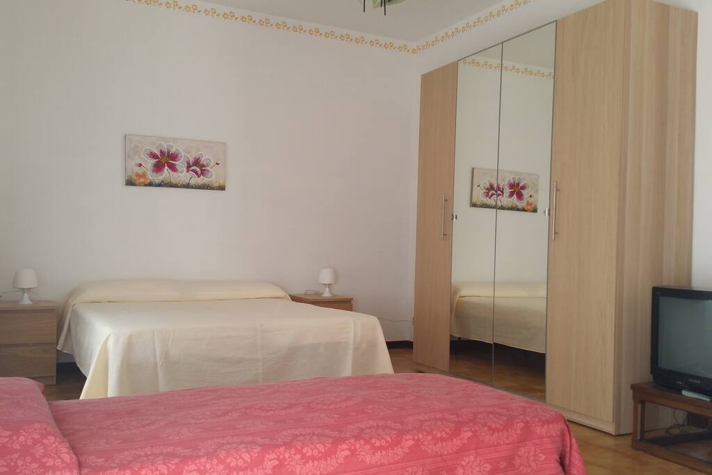 Appartamento 2° piano lato MONTE: camera 4 posti letto