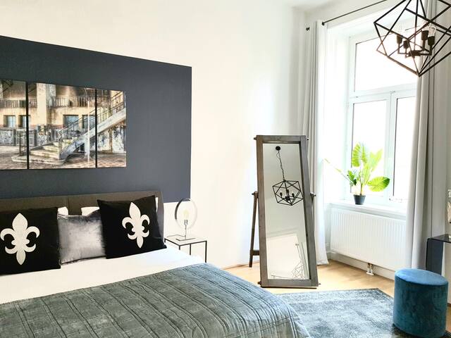 Belle Epoque *Design Apartment XXL* gallery image 4