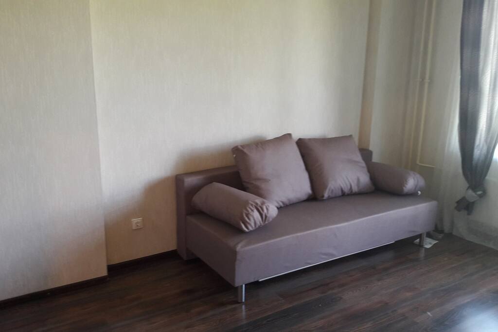 Sofa bed for 2 persons.
Диван кровать на 2 персоны.