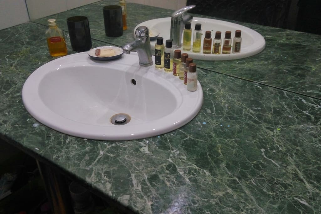 Walk in vanity mirror sink