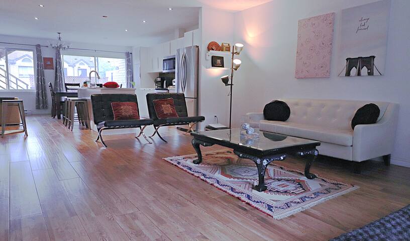 Downtown Bell Center free parking gallery image 2