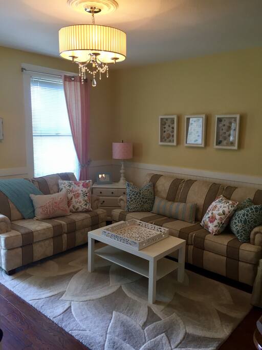 Seating is off kitchen, nice open concept TV room.