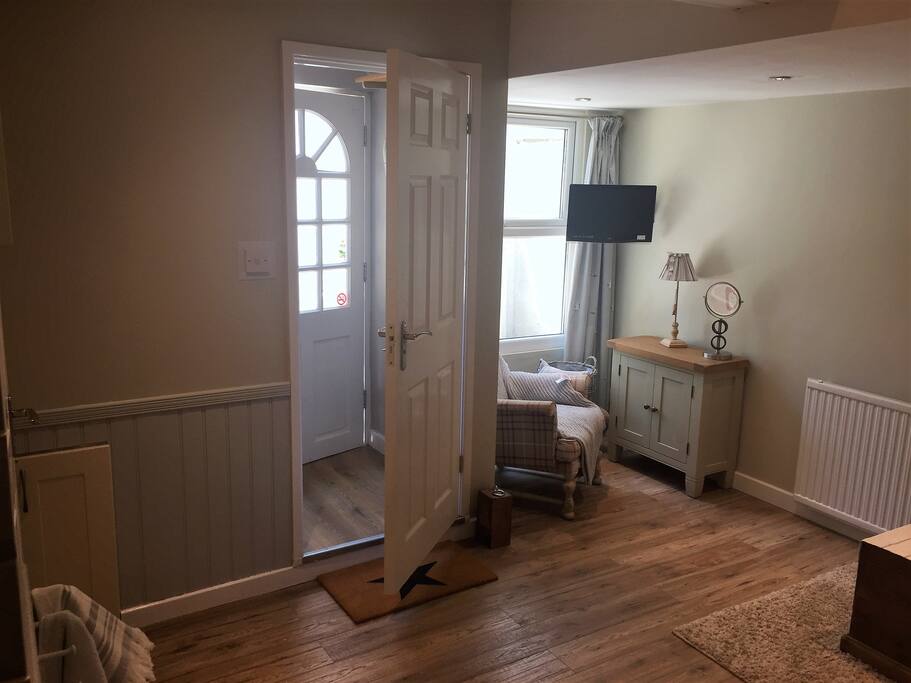 Through to upstairs / main door