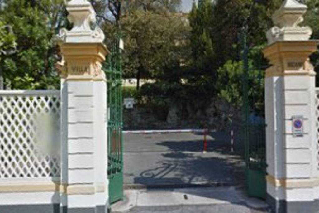 Ingresso Viale Gandolfo (Via Pisa 4)