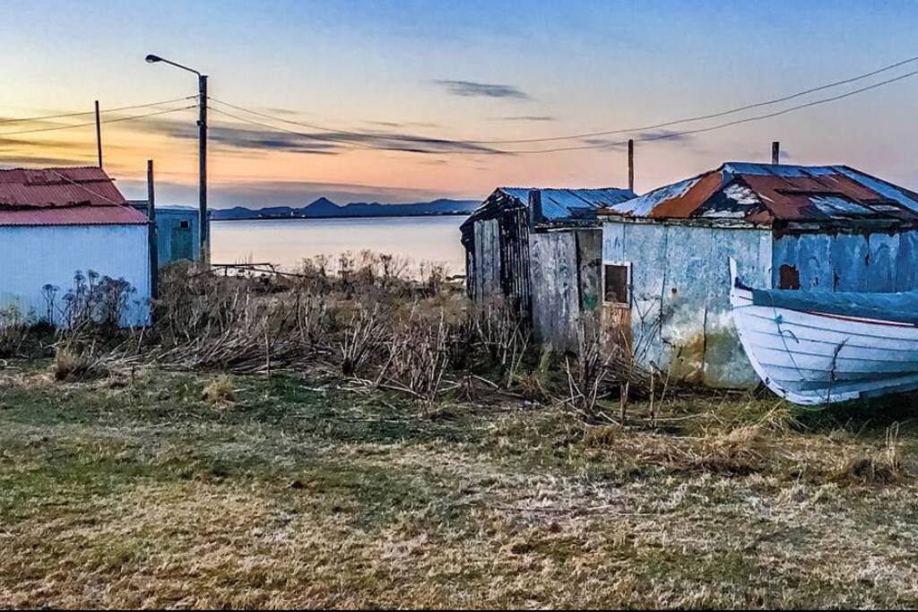 taken from ægissíða which is 237 steps away. From there you can admire Keilir the mountain and the presidents house Bessastaðir.