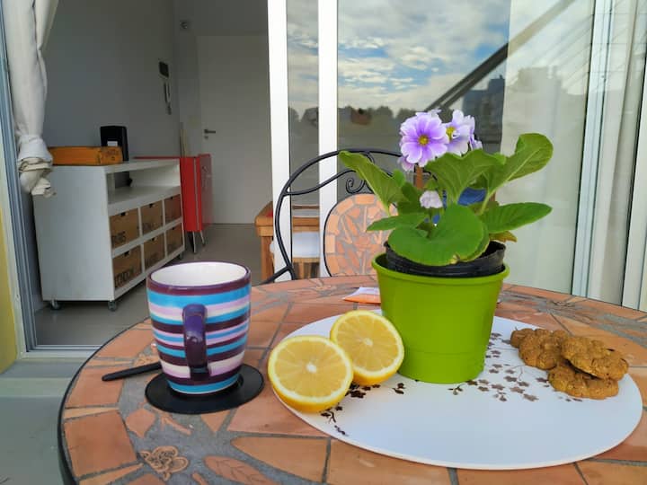 Kitnet novo com grande terraço em Chacarita