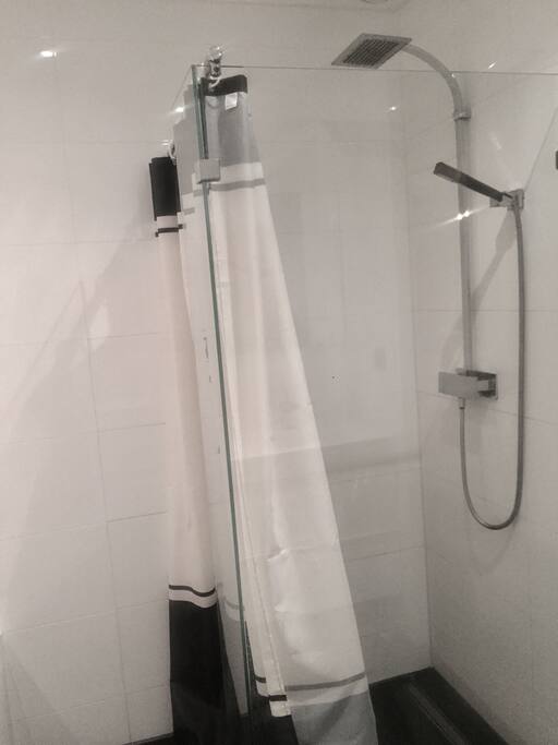 Hot/Cold shower
