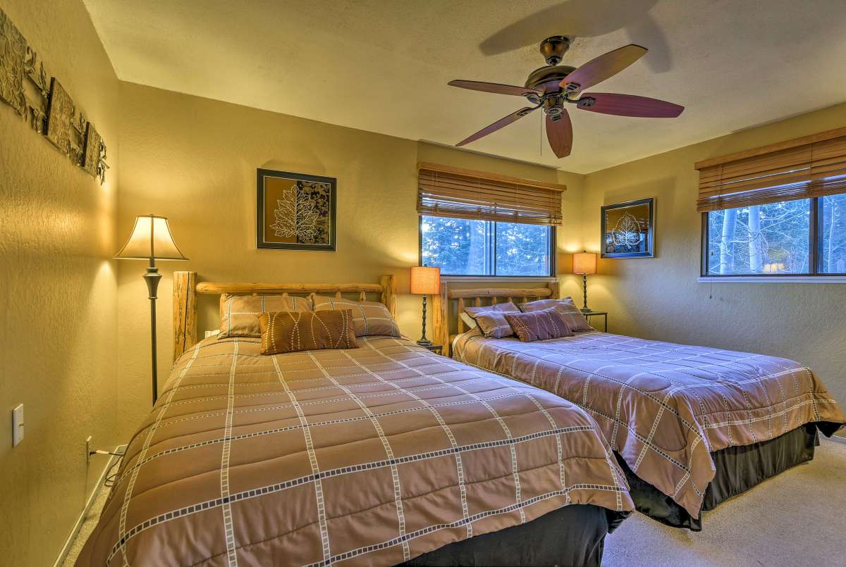 Iná posteľná bielizeň, ale rovnaké rozloženie. 