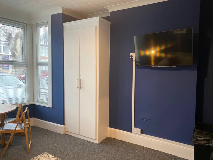 Top 10 Airbnb Vacation Rentals In WestcliffonSea, SouthendonSea