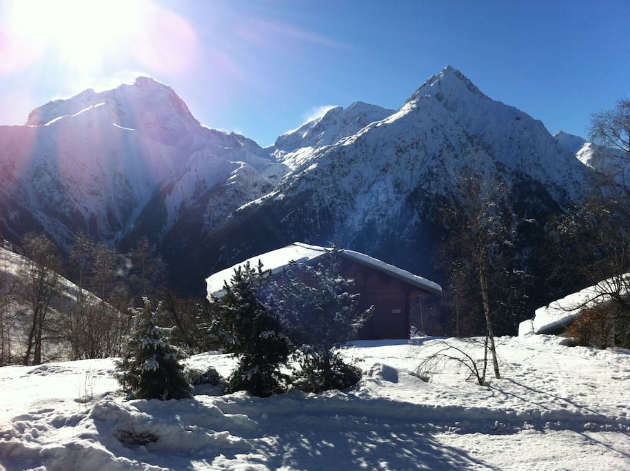 la vue de la terrasse du chalet