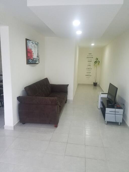 Sofá cama y Tv con Wifi