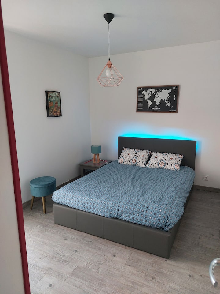 Habitación 2 adultos o niños  cama de 140 x 200