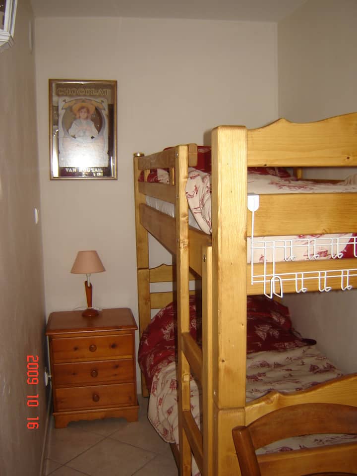 漂亮的公寓卧室# 2 （双层床）