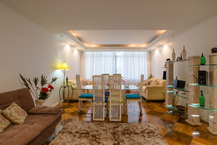 LUXURY IN COPACABANA 150 M AWAY FROM THE BEACH