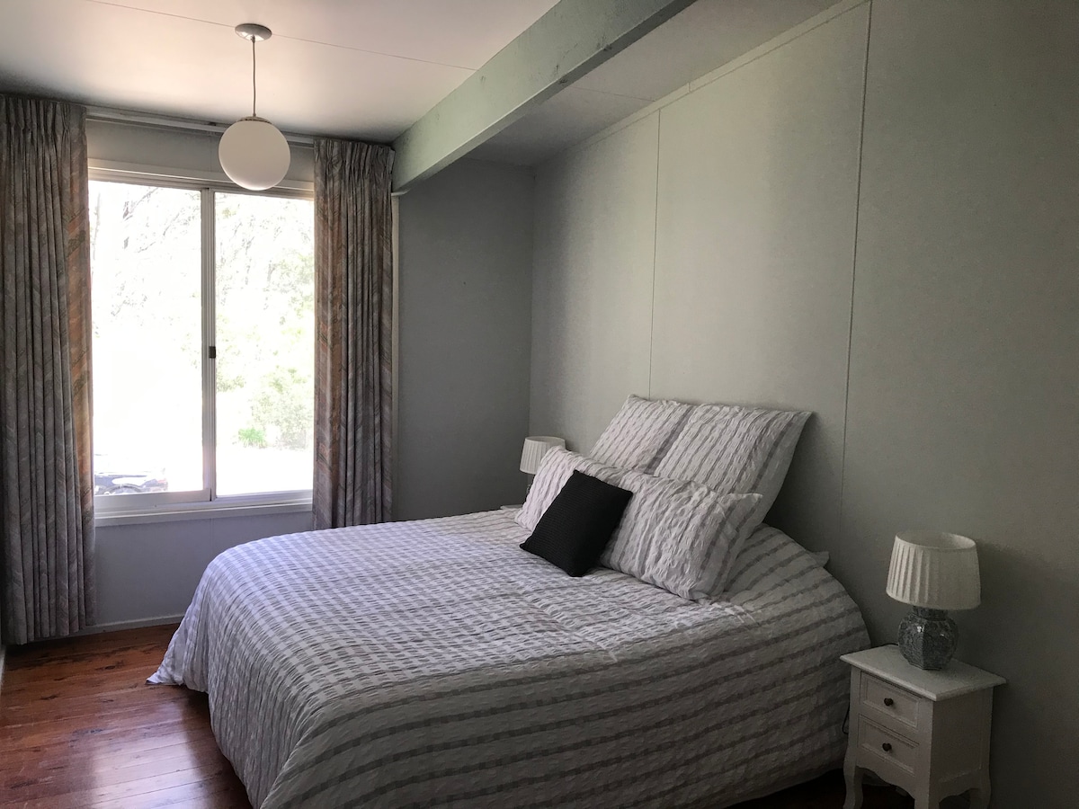 Chumba cha kulala 3 chenye kitanda aina ya king 