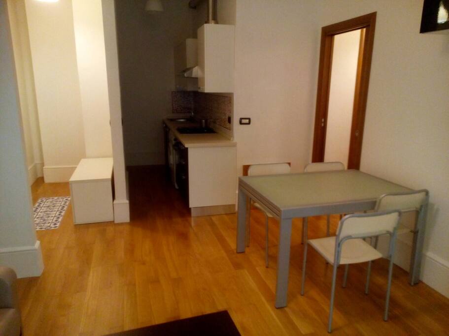 Soggiorno e angolo cucina