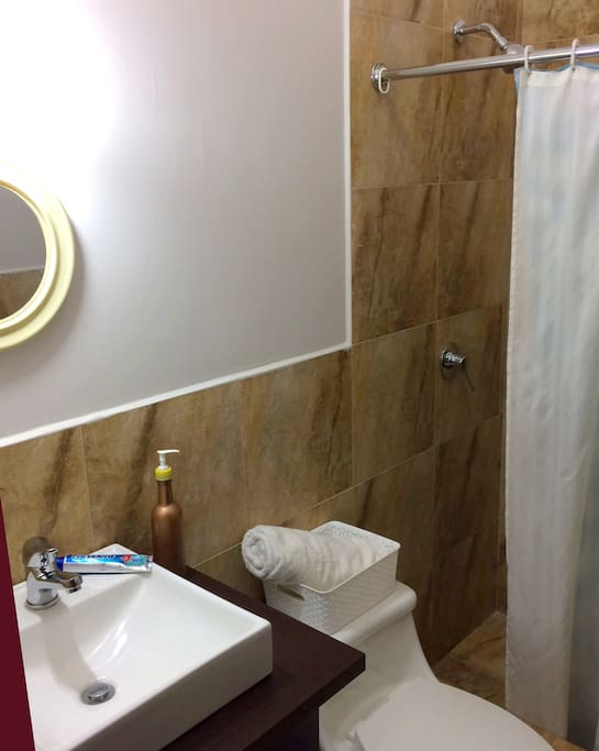 Private bathroom, hot-coold water.
