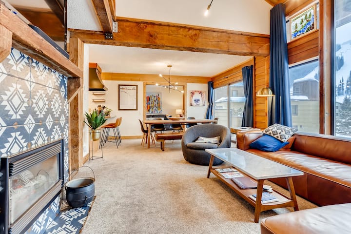 Copper Mountain Modern Ski-in Chalet - Copper Mountain, CO